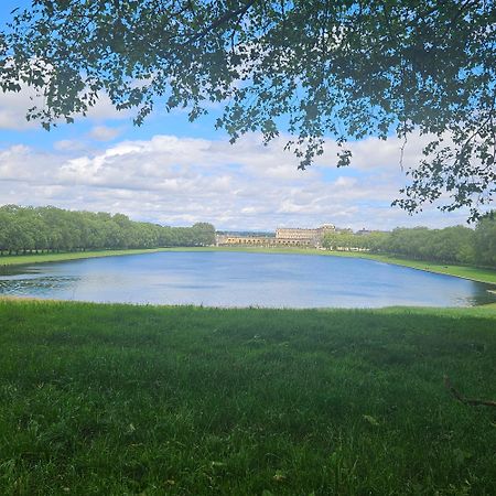 Studette Remilly A Versalles Exterior foto