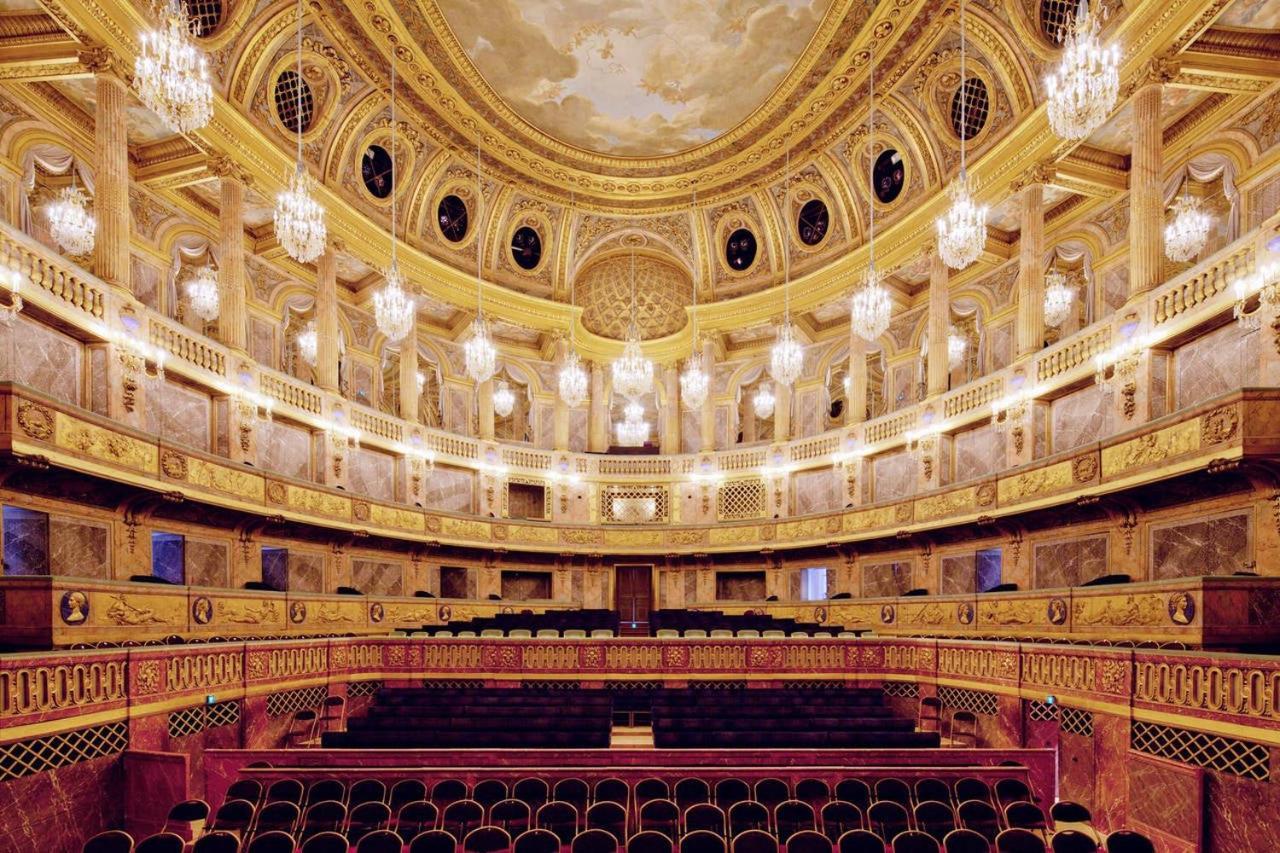 Studette Remilly A Versalles Exterior foto
